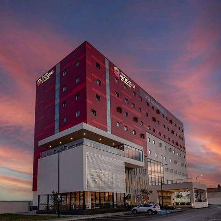 Ramada Encore By Wyndham Guadalajara Aeropuerto Las Pintas Exteriör bild