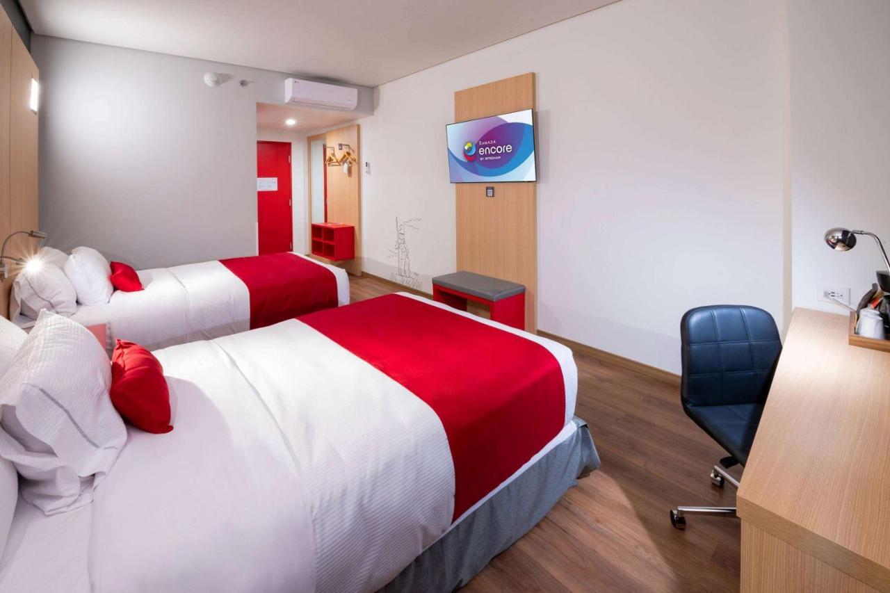 Ramada Encore By Wyndham Guadalajara Aeropuerto Las Pintas Exteriör bild