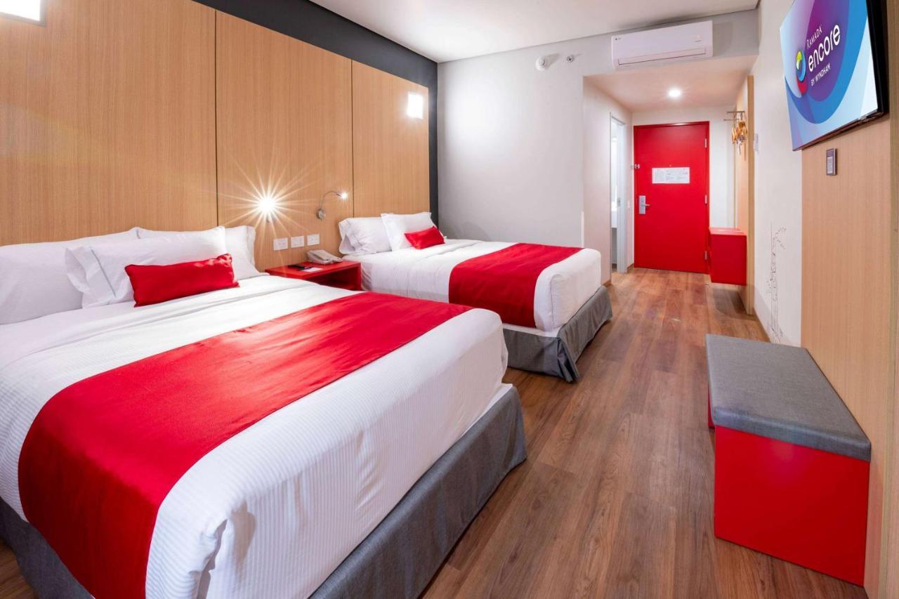 Ramada Encore By Wyndham Guadalajara Aeropuerto Las Pintas Exteriör bild