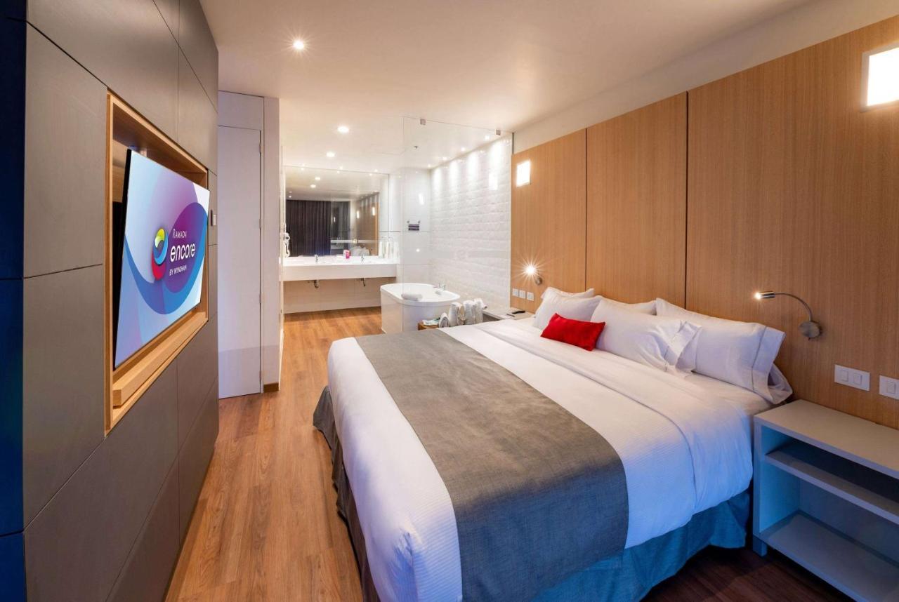 Ramada Encore By Wyndham Guadalajara Aeropuerto Las Pintas Exteriör bild